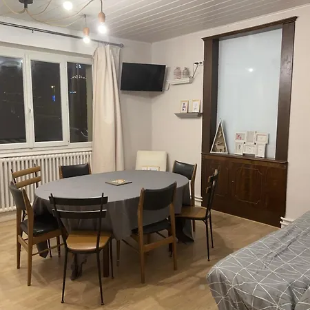 La 1 Apartment